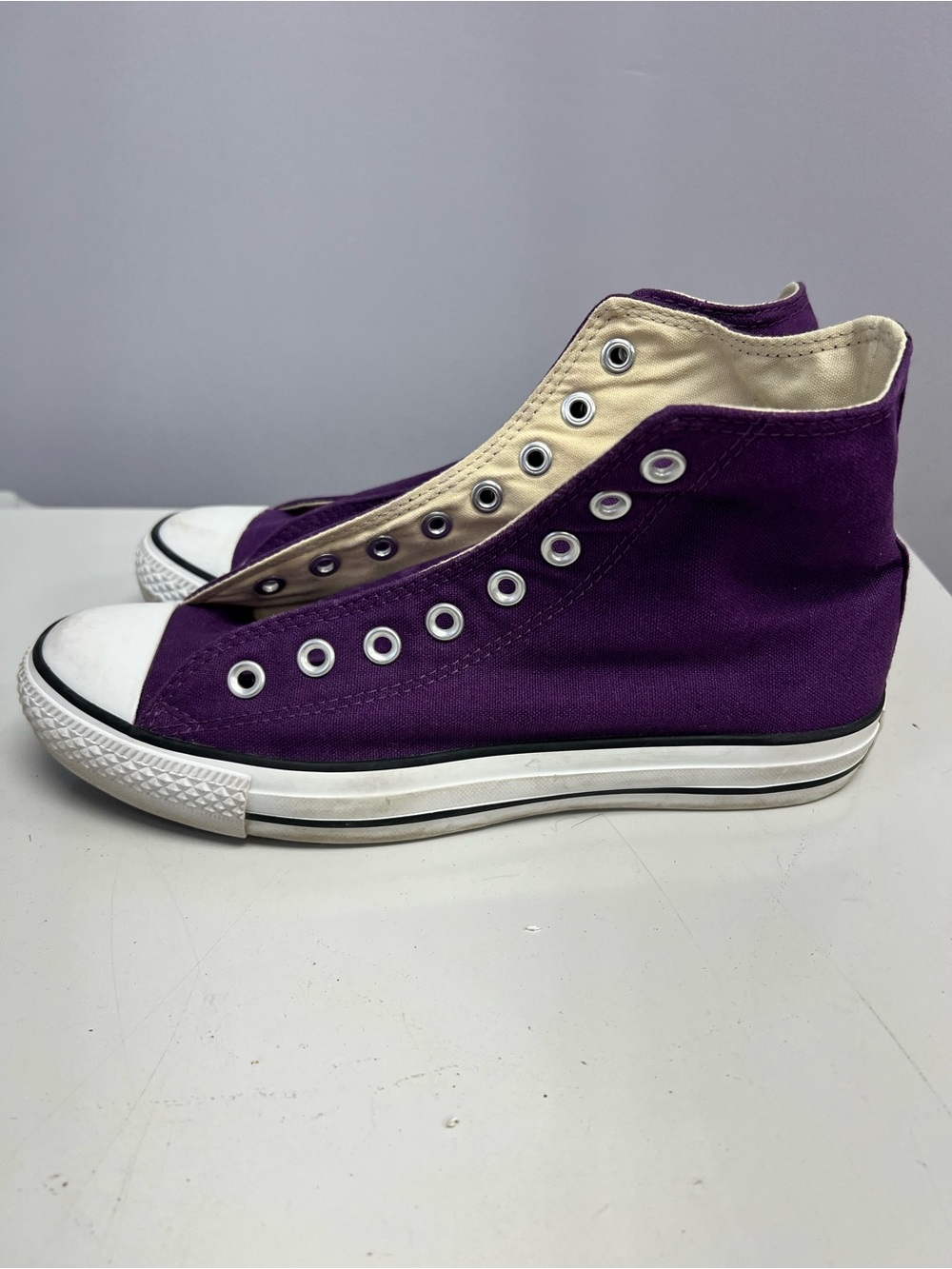 Converse High Top Sneakers in Deep Purple Men 8 Women 10 - Picture 3 of 10